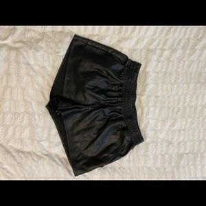H&M leather look short